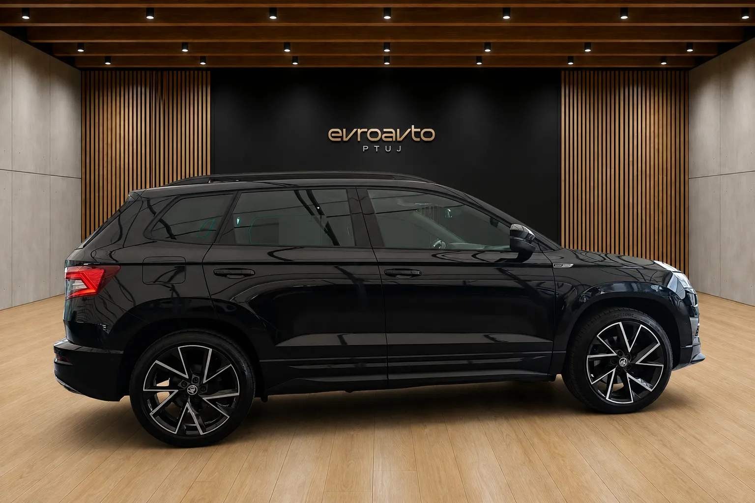 Zunanja slika - Škoda Karoq - 4x4 2.0 TDI Sportline DSG•Matrix•Panorama - 4