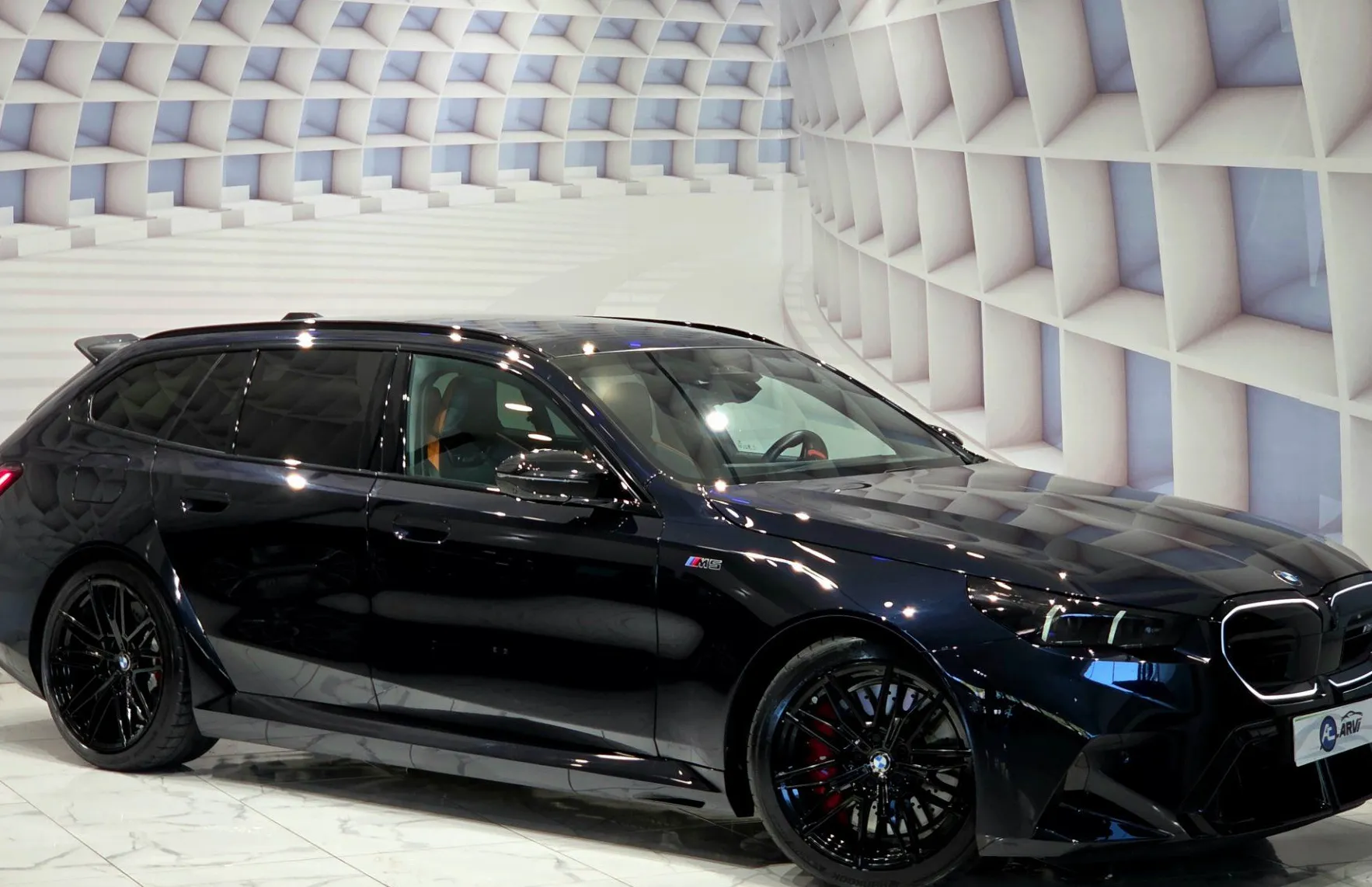 Zunanja slika - BMW M5 - Touring-RADAR-KLJUKA-KAM360-KEYLESS-HUD - 7