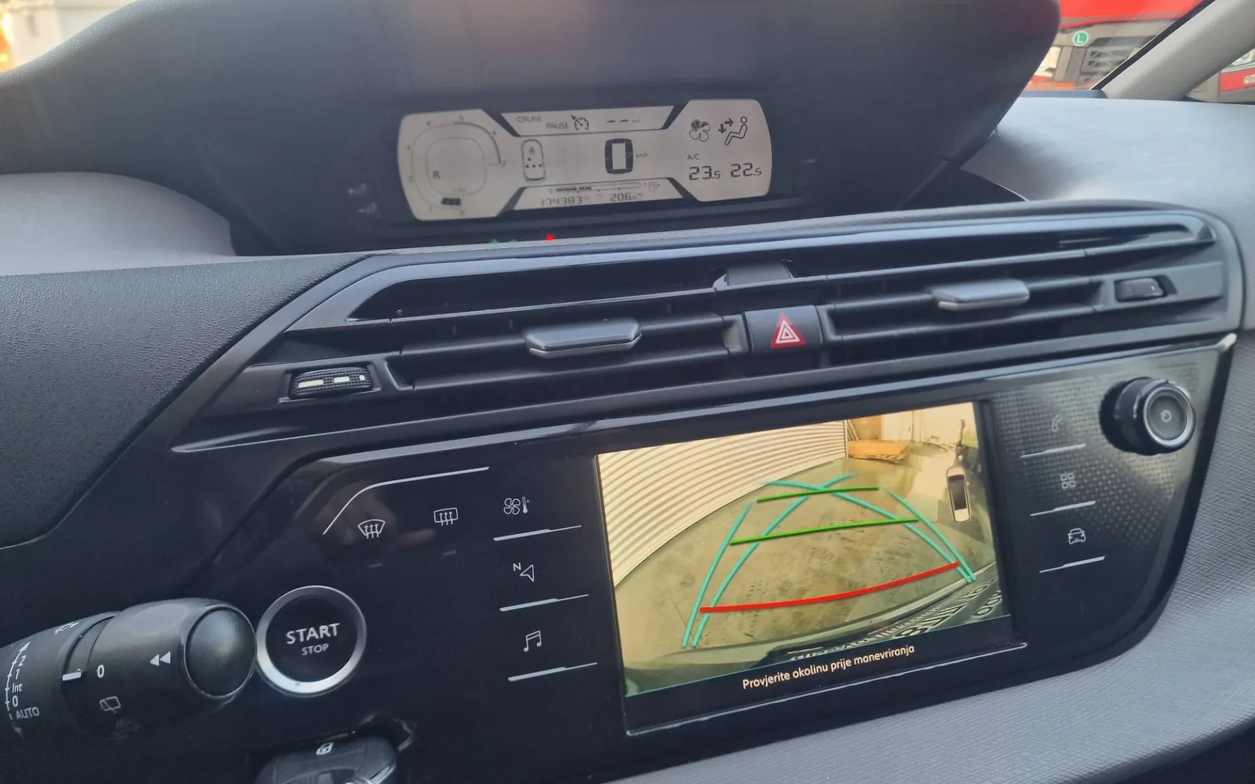 Notranja slika - Citroën C4 SpaceTourer - 1.5D AVTOMATIK - 9
