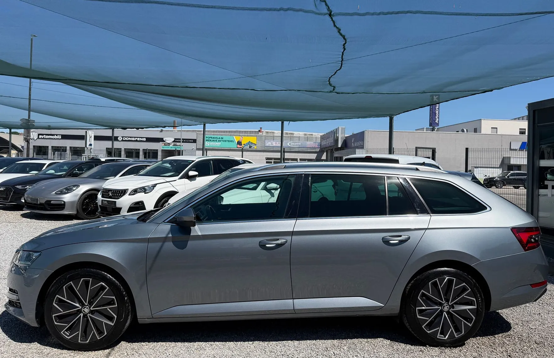Zunanja slika - Škoda Superb - 2.0 TDI STYLE-18COL-CRYSTAL LED-ACC-MRT.KOTI-KAMER - 4