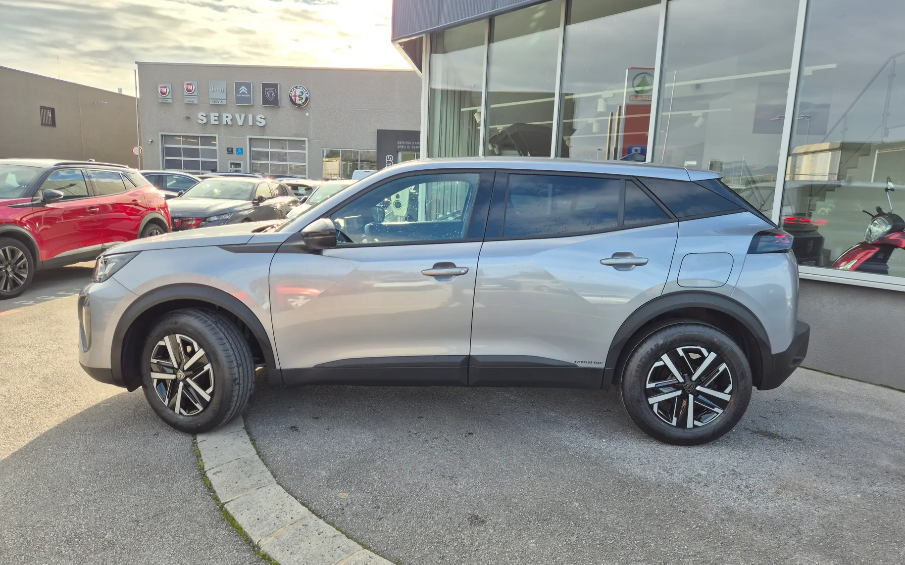 Zunanja slika - Peugeot 2008 - Active Pack HIBRID 110 - NA ZALOGI - 2
