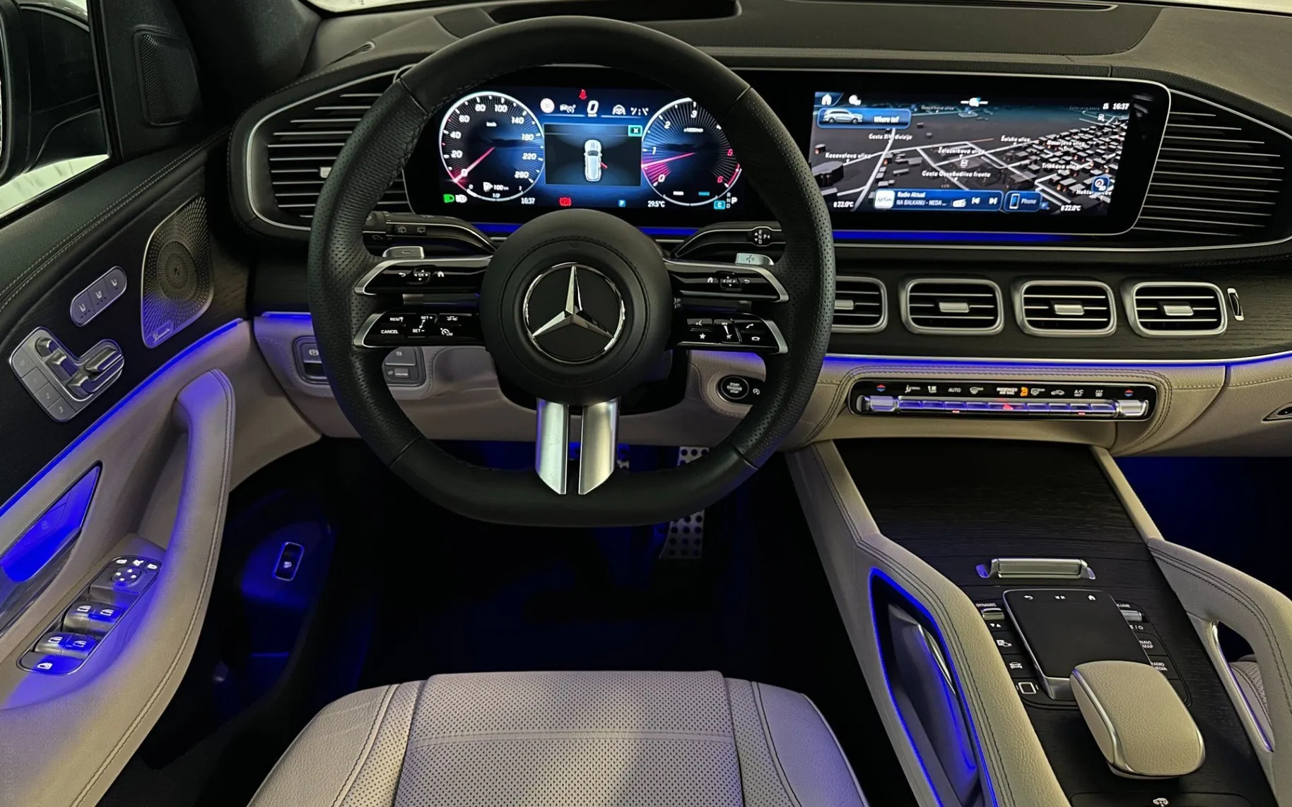 Notranja slika - Mercedes-Benz GLS-Razred - 450d|4M|AMG|Pano|Zračno|HUD|ACC|Kljuka|Webasto|3.. - 9