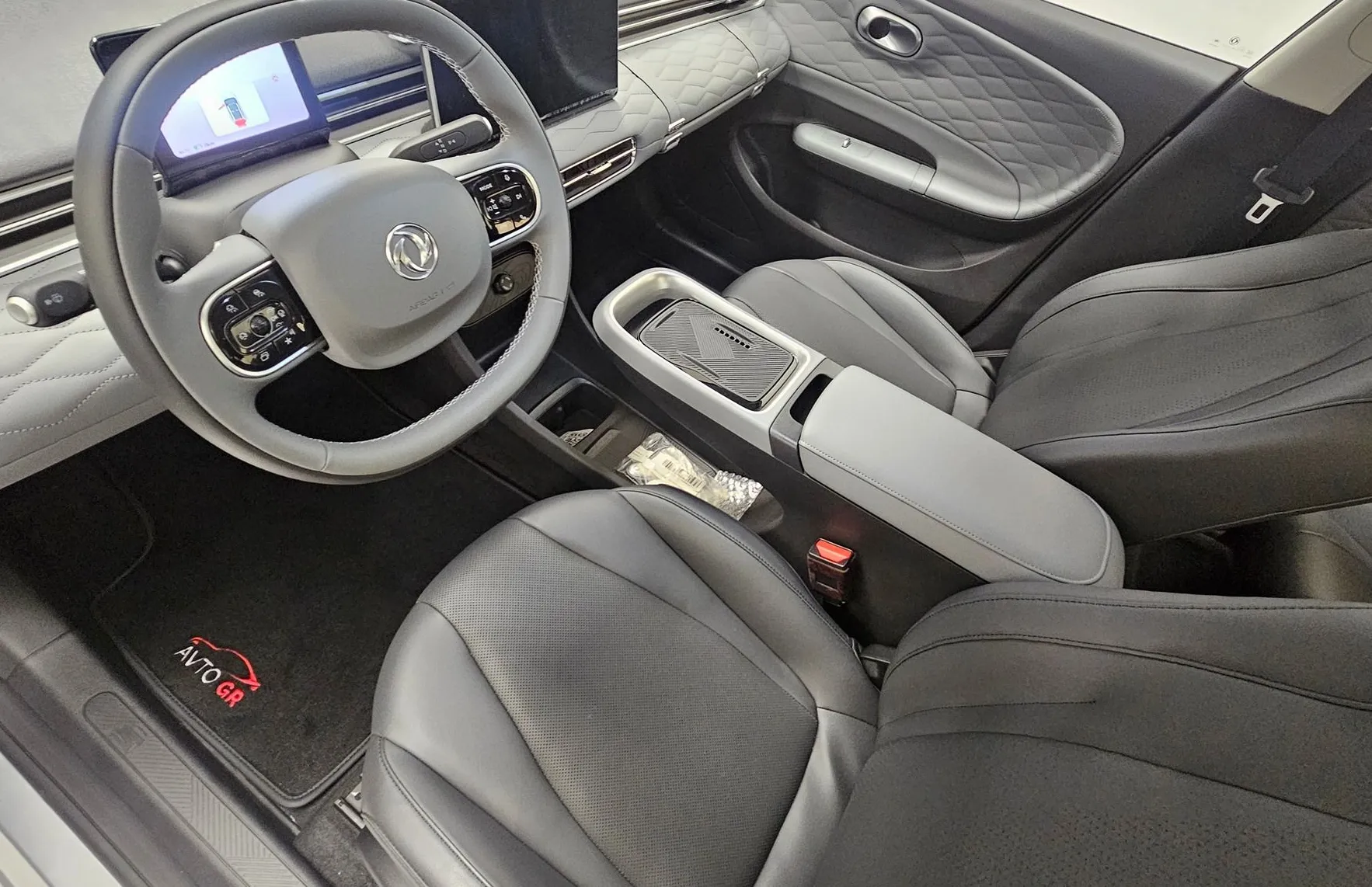 Zunanja slika - Dongfeng Box - 42.3 kWh 70 kW- SILVER- - 9