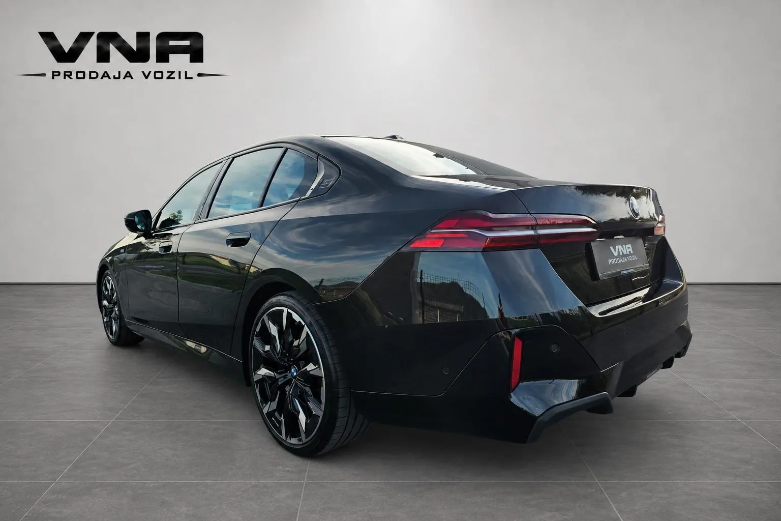 Zunanja slika - BMW serija 5: - 520i Avt. |PANORAMA|KAMERA|RADAR|AMBIENT|HARMAN| - 4