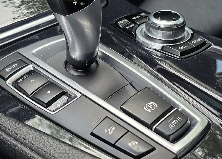 Zunanja slika - BMW Serija 5 - Touring: 520D XDRIVE AVT LED-M-VOLAN-PDC-GRETJE SEDEŽEV - 18