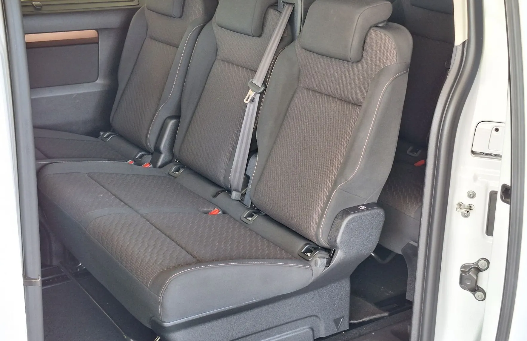 Zunanja slika - Toyota Proace - Verso 2.0 D-4D Family Medium Black Pack... - 12