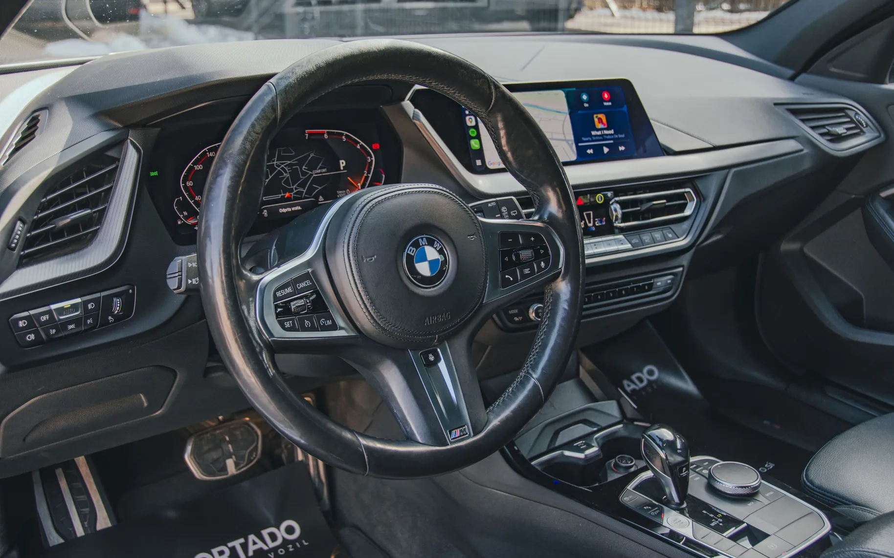 Zunanja slika - BMW - 118i M Sport-LED-HUD-PANO-LC PRO-KAM-17C - 7