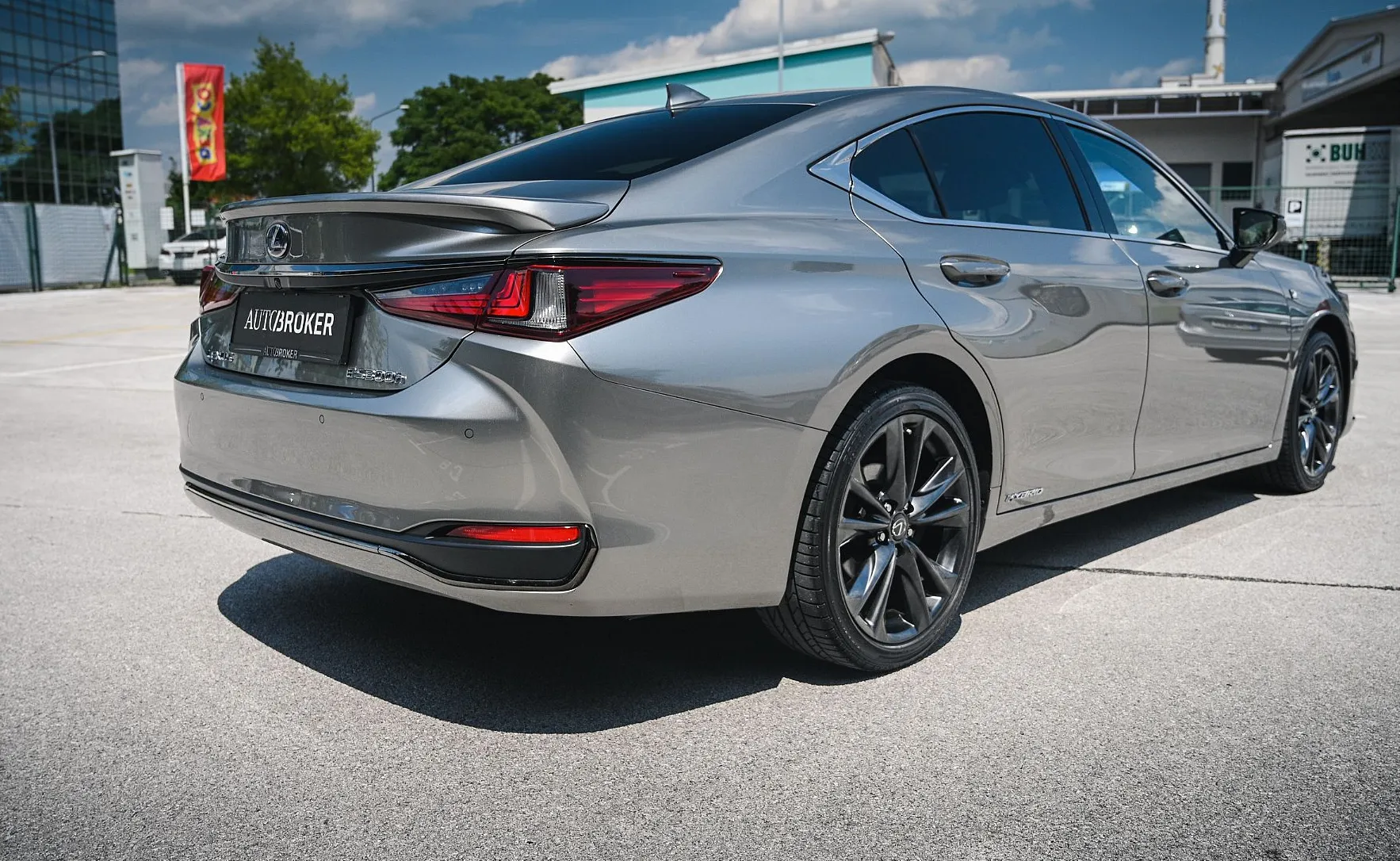 Zunanja slika - Lexus ES - 300h F Sport Premium Davčna olajšava za PODJETJA - 4