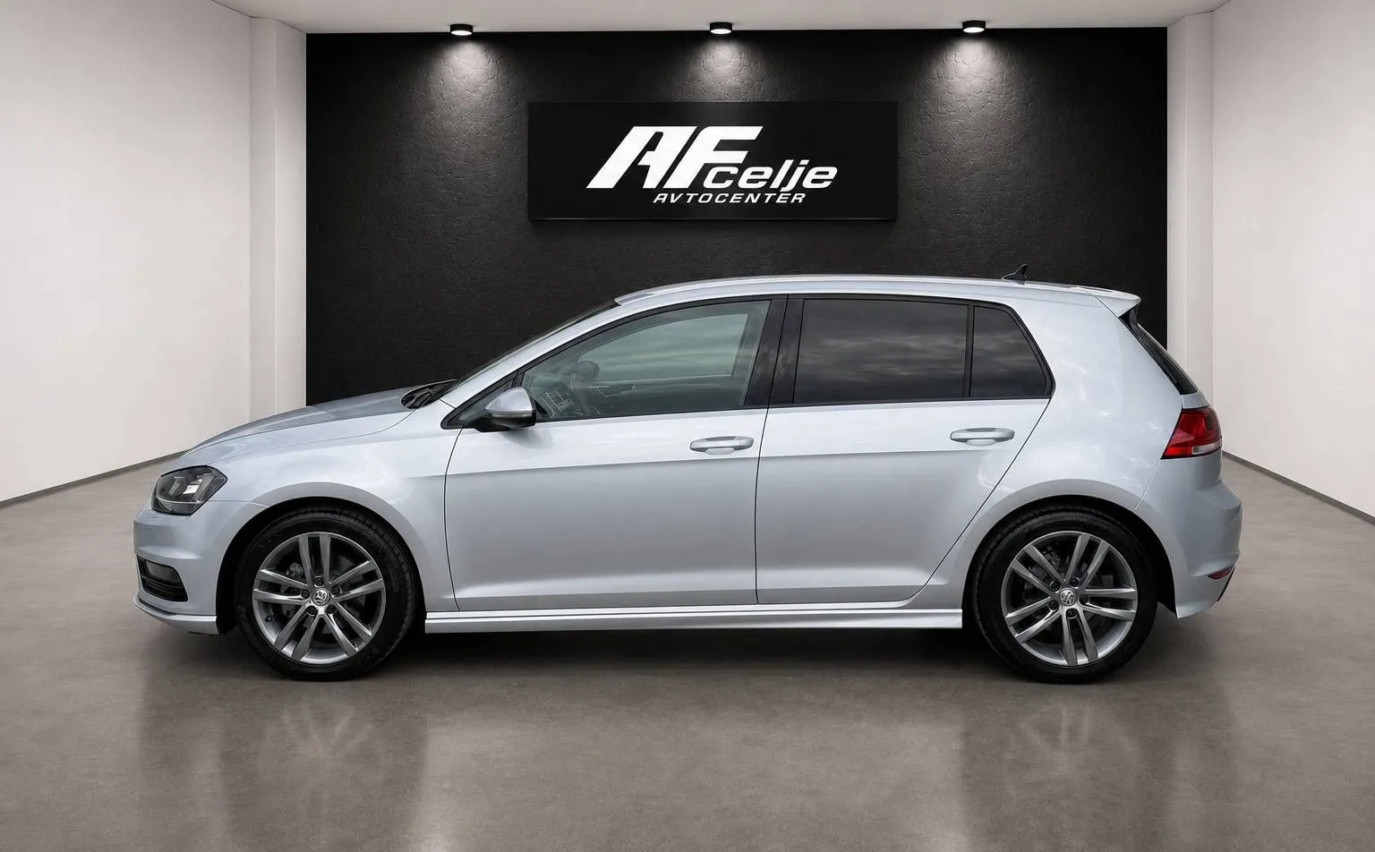 Zunanja slika - Volkswagen Golf - 1.6 TDI-R LINE-XENON+LED-LIZING ZA TUJCE-TEMPOMA - 6