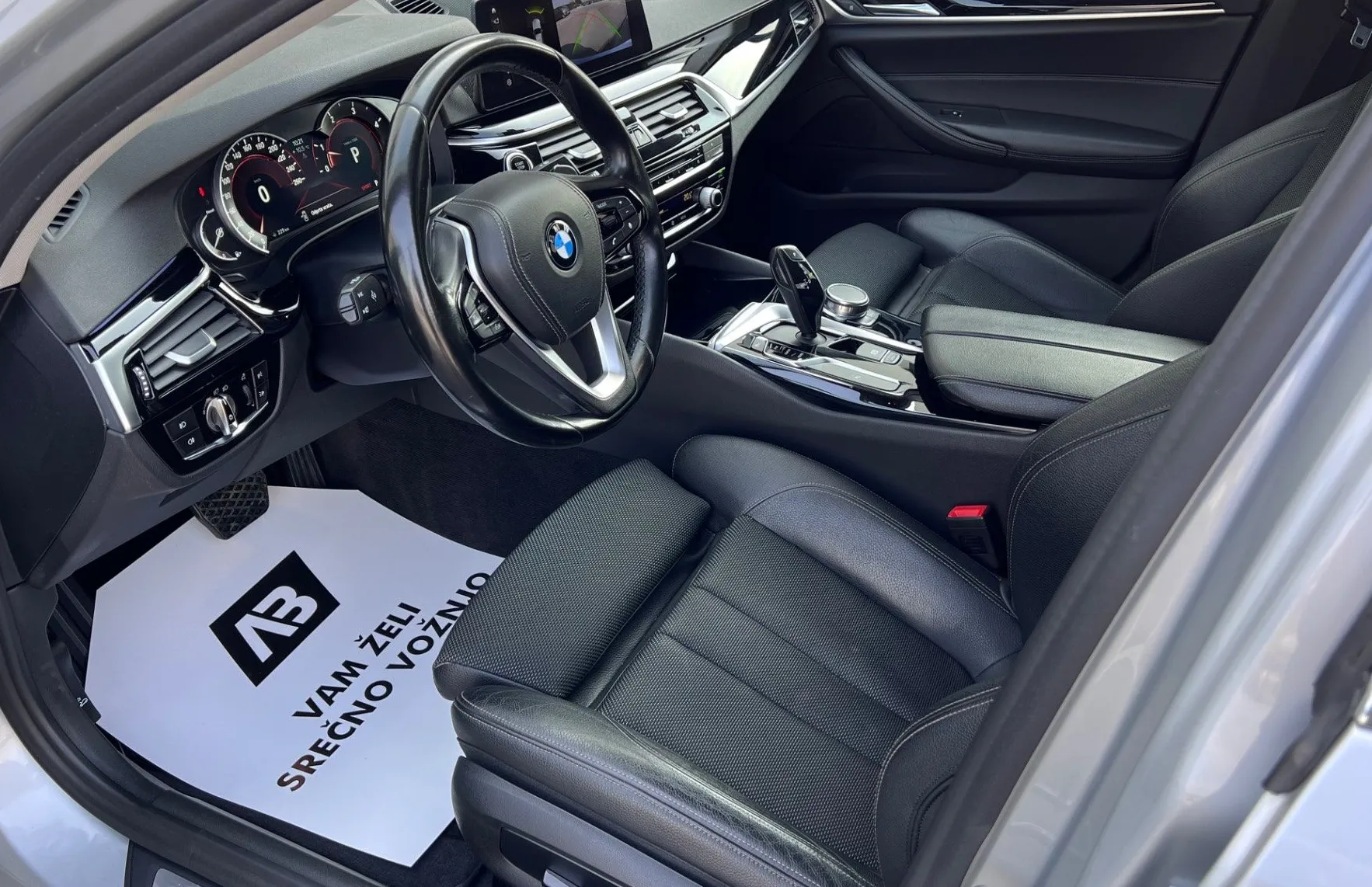 Zunanja slika - BMW Serija 5 - : 520d xDrive+F1+SPORT+LED+VIRTUAL+NAVI+ALU - 8