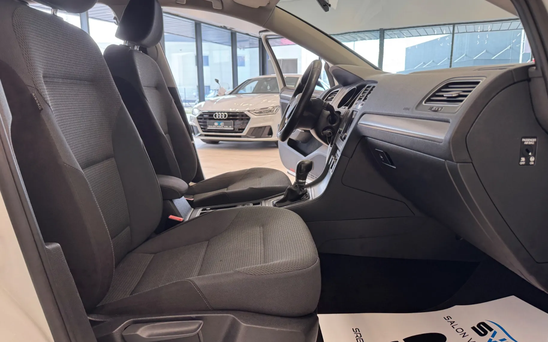Zunanja slika - Volkswagen Golf - 1.6TDI-DSG-2X-PDC-DIGI-KLIMA-TEMPOMAT-GRET-SED-17C - 10