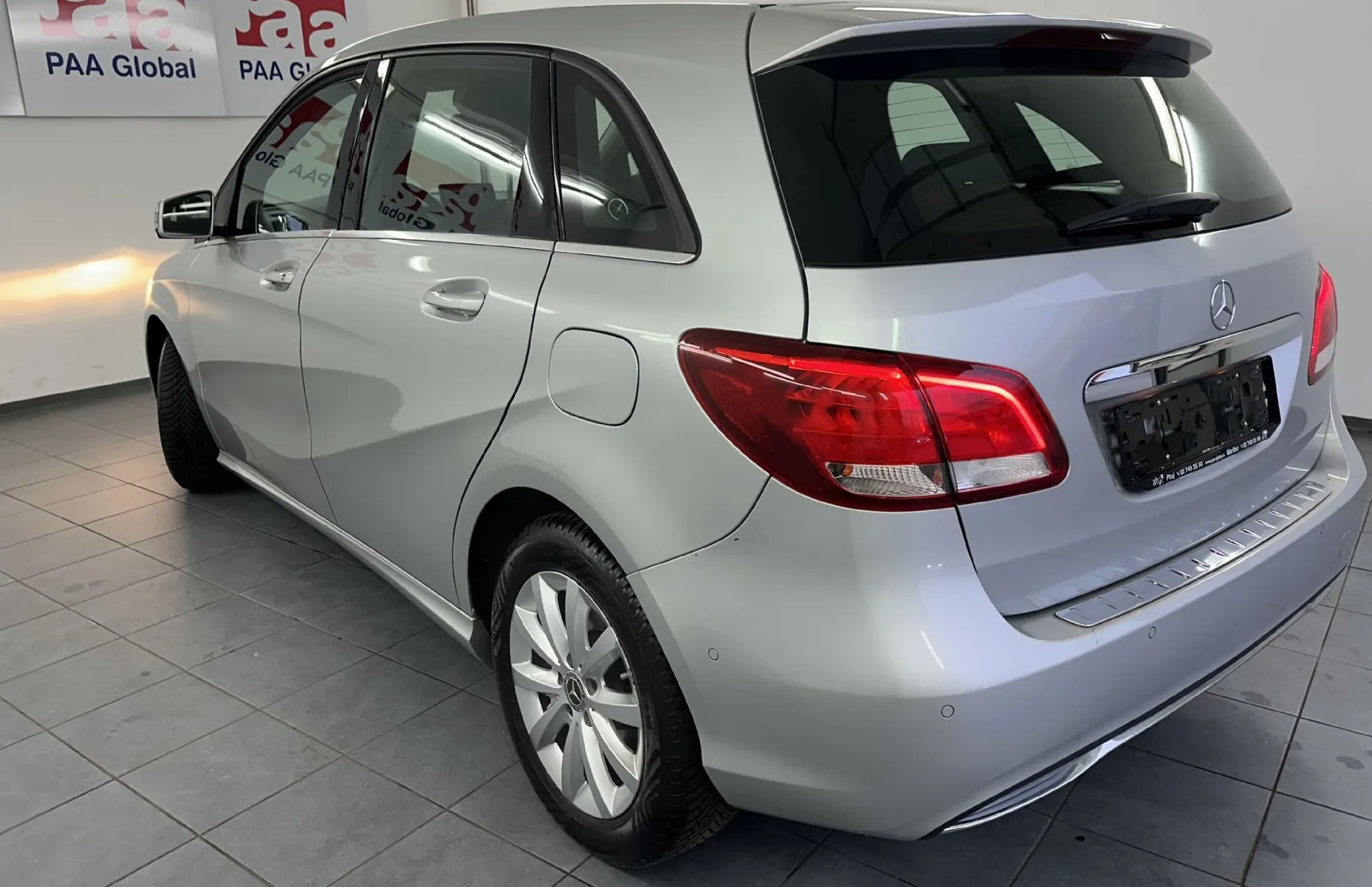 Zunanja slika - Mercedes-Benz B-Razred - B 180 d..NEMŠKI.NAVI.80 KW.SAMO 120.000 KM.DIZEL - 16