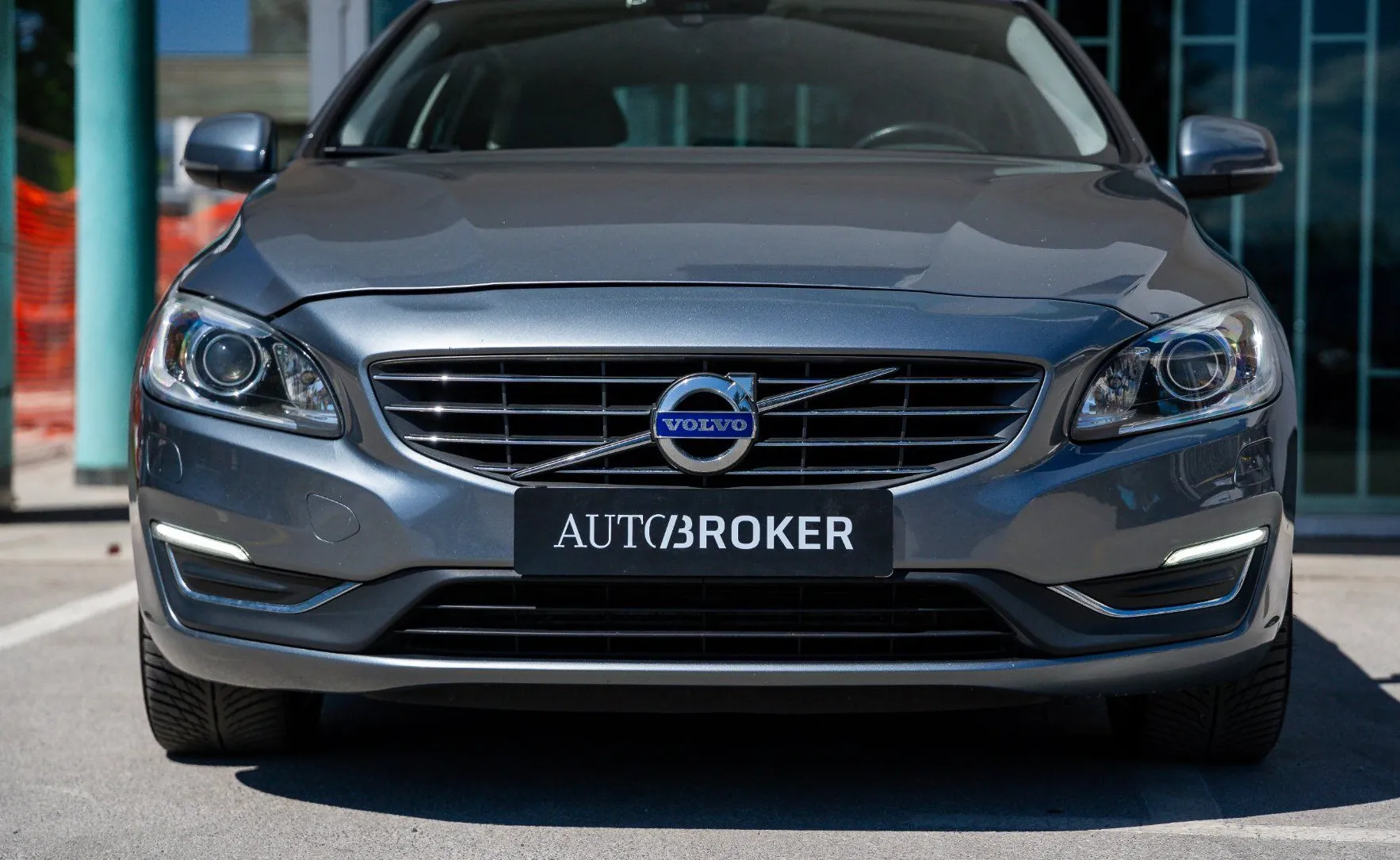 Zunanja slika - Volvo V60 - D6 2.4 TD TwinEngine AUT. tempomat navi senzorji - 2