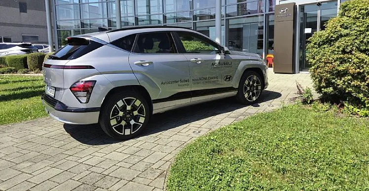 Zunanja slika - Hyundai Kona - 65KWH IMPRESSION V2L. WINTER II cena s subvencij - 8