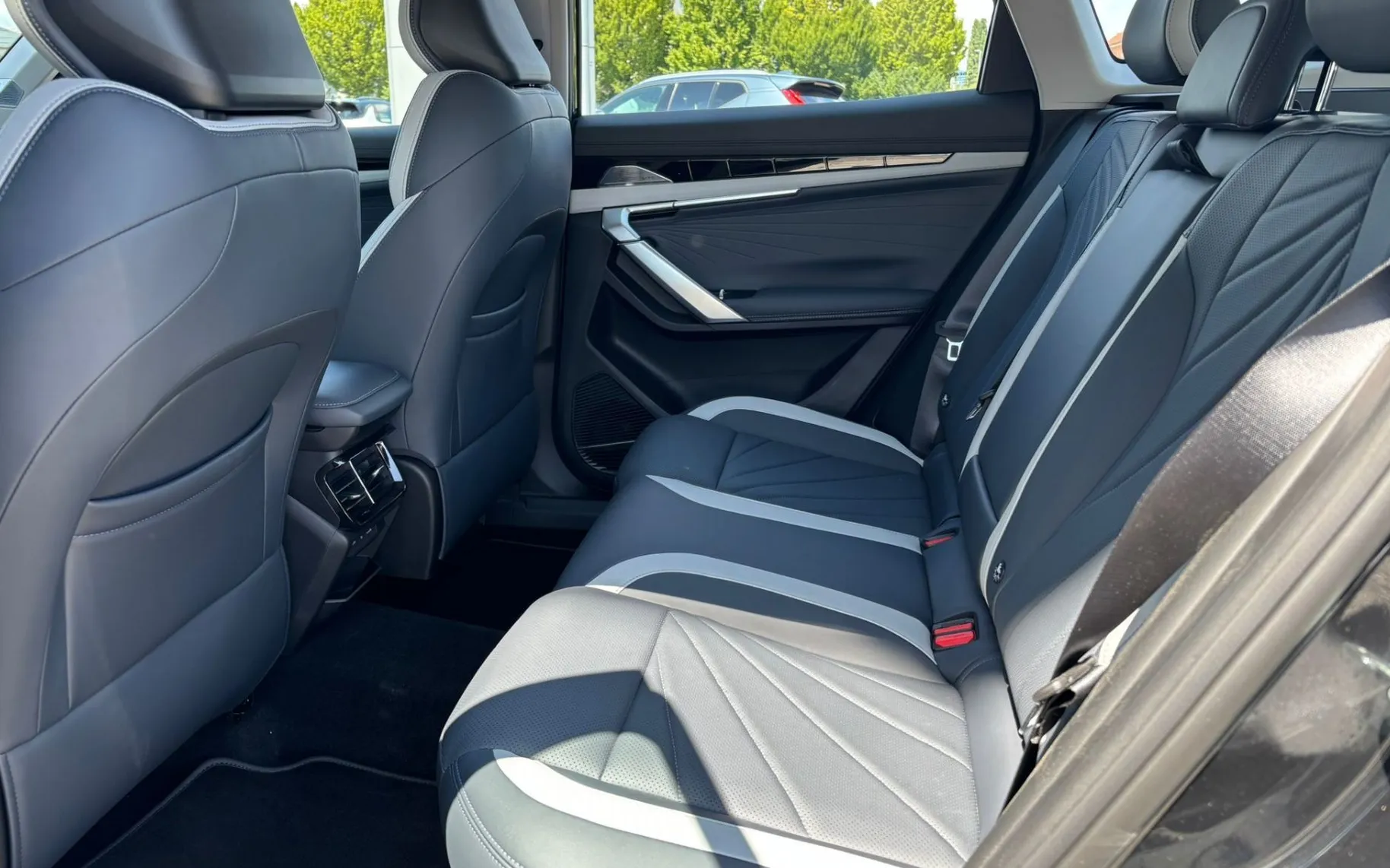 Zunanja slika - Geely StarRay - 2.0 8A T AWD GF + - 8