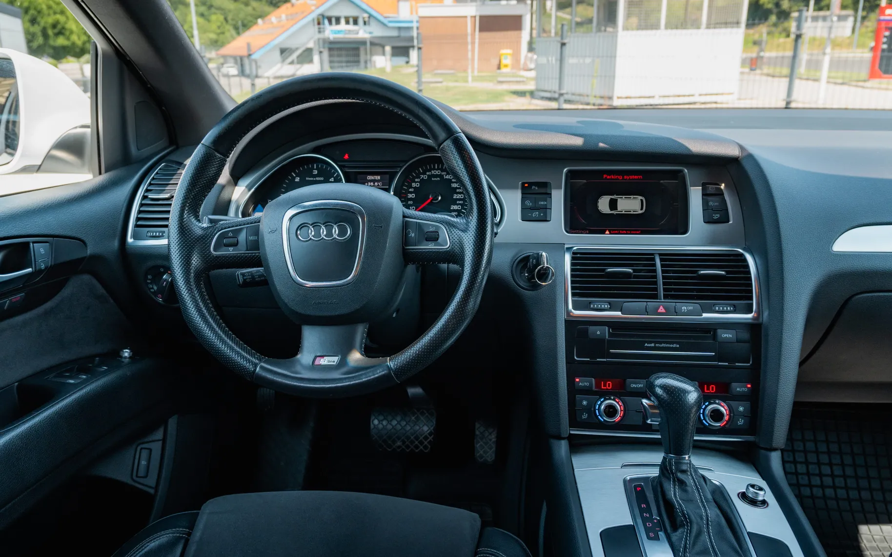 Notranja slika - Audi Q7 - quattro 3,0 TDI clean diesel Sport Tiptronic - 10