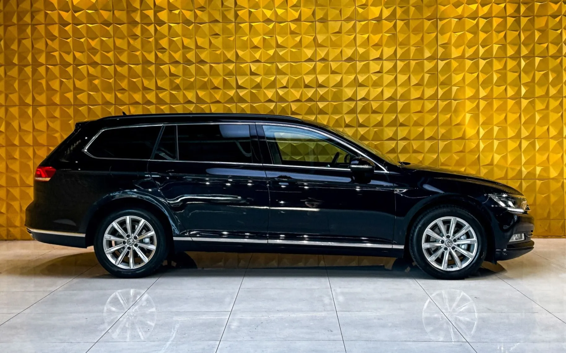 Notranja slika - Volkswagen Passat Variant - 2.0 TDI AUT.-LED-RADAR TEMP-NAVI-PDC - 12