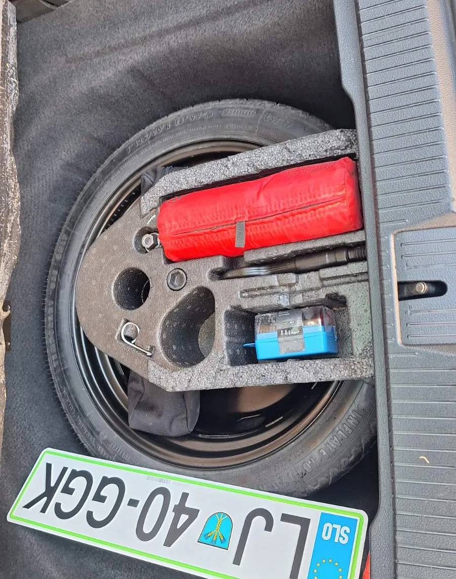 Motor in tehnologija - Volkswagen Passat - 4Motion 2.0TDI R-Line IQ luči - 8