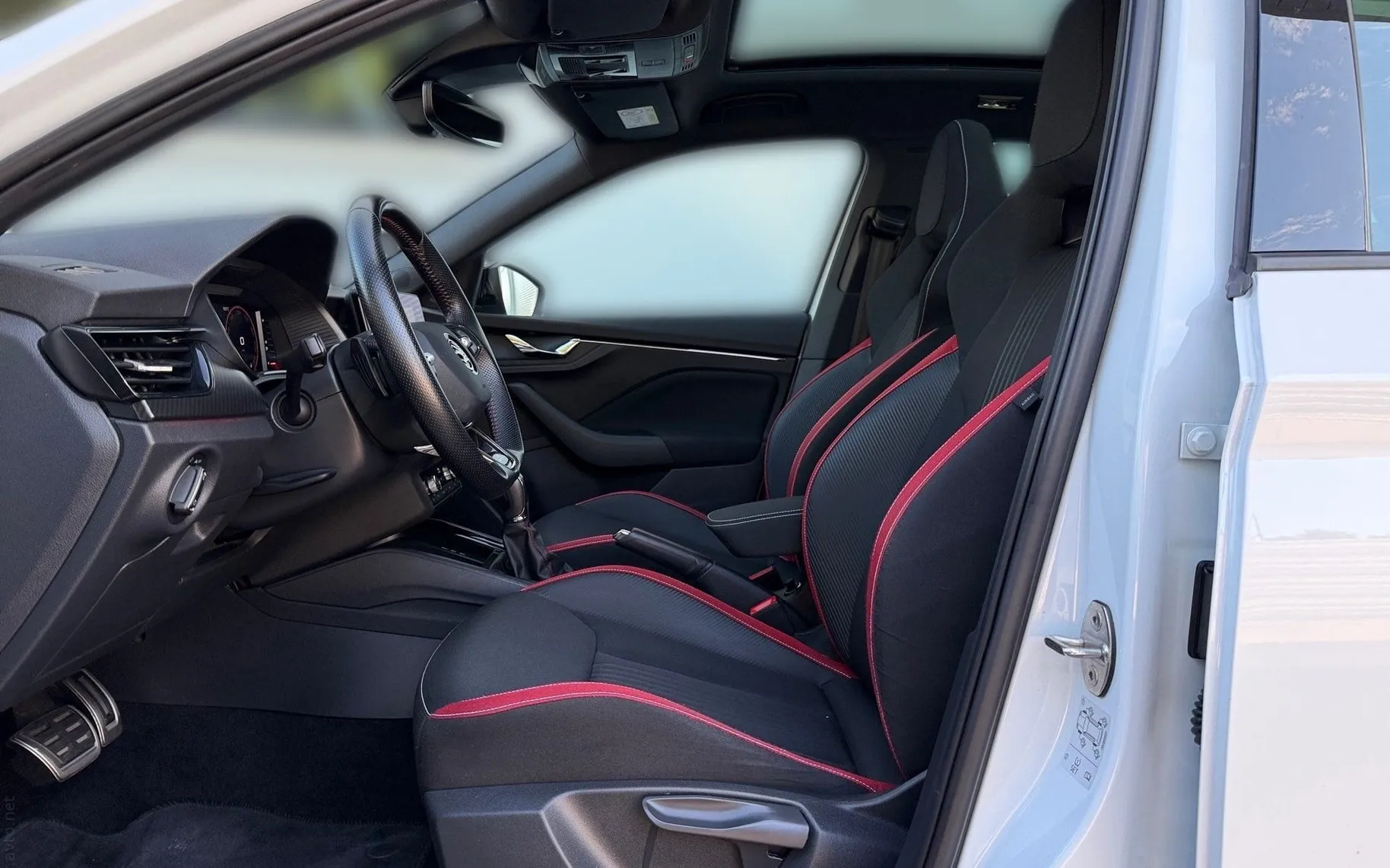 Notranja slika - Škoda Kamiq - 1.5 TSI Monte Carlo DSG-Panorama-Navi-AppConnect - 7
