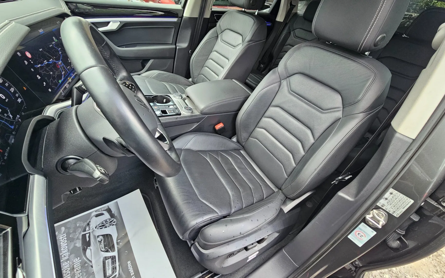 Notranja slika - Volkswagen Touareg - 4motion V6 TDI BMT R-Line |VIRTUAL|KLJUKA|WEBASTO| - 8