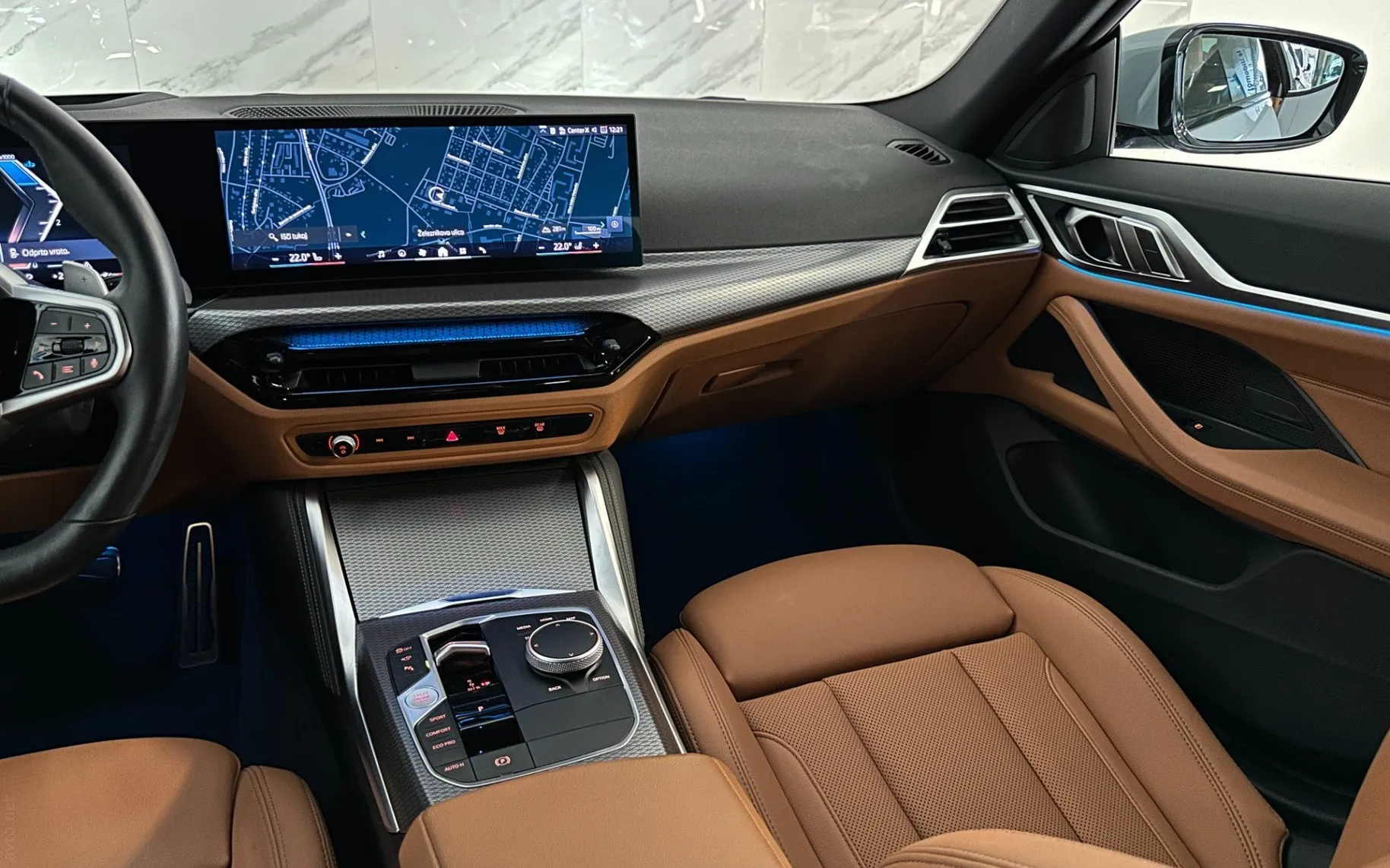 Notranja slika - BMW serija 4 Gran Coupe: - 20d|xDrive|M-Pro|Laser|R19|ACC|360K|HUD|KeyGo| - 12