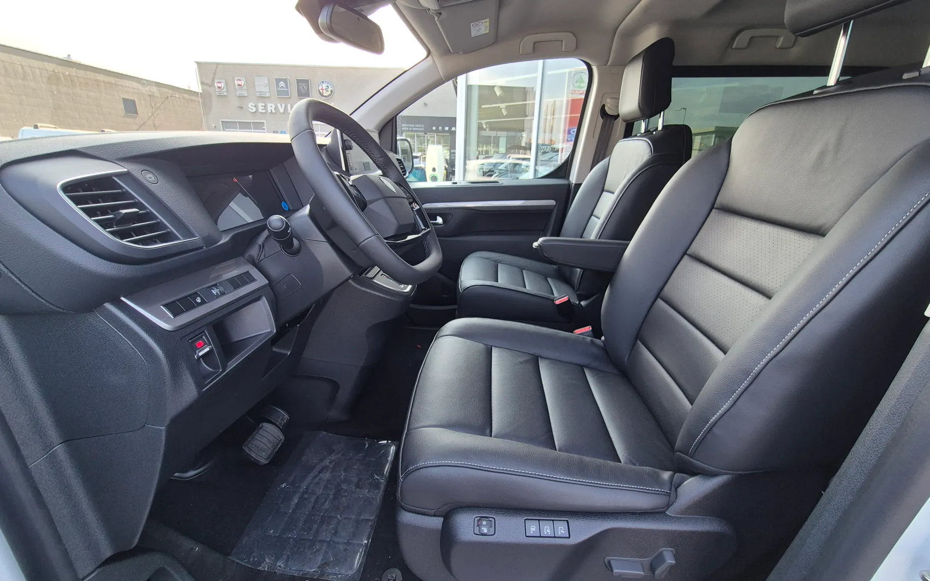 Zunanja slika - Peugeot Traveller - L2 Business Vip 2.2 B-HDI 180 EAT8 - 15