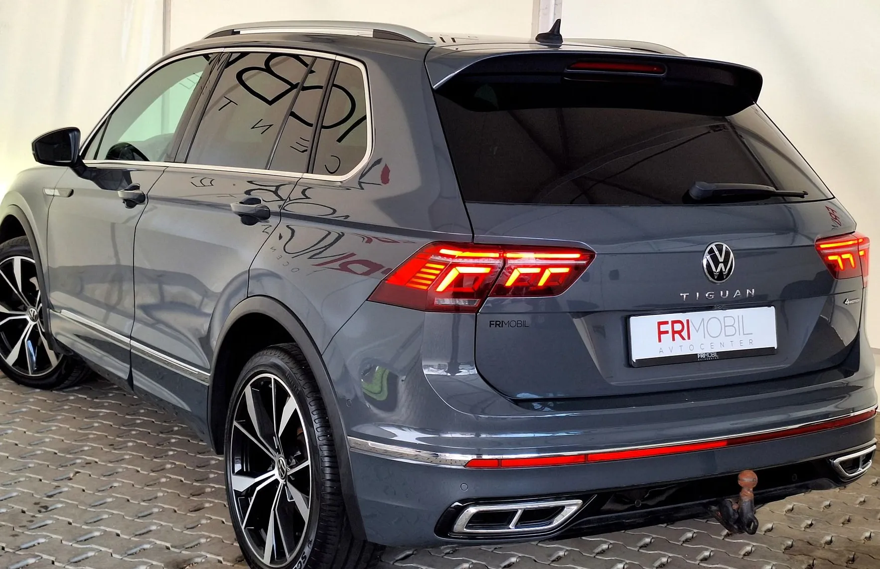 Zunanja slika - Volkswagen Tiguan - 2.0 TDI 4MOTION R-Line•IQ LED•VL.KLJUKA•AMBIENT• - 4