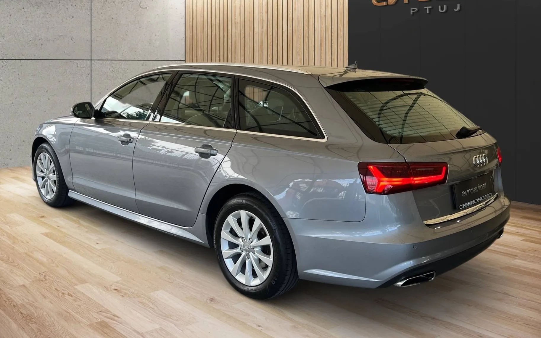 Notranja slika - Audi A6 Avant - 2.0 TDI•Ultra•S tronic•Kamera•BREZ POLOGA•Leanpa - 7