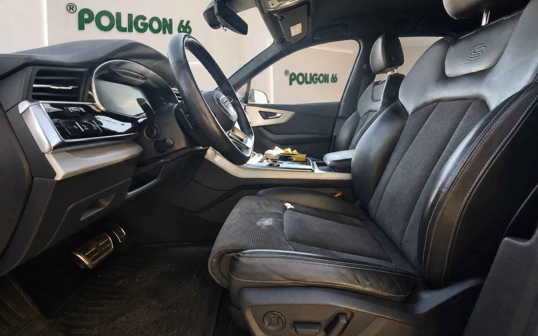 Notranja slika - Audi Q7 - quattro 50 TDI S line-SAMO 80.252 KM-1 LASTNIK - 11