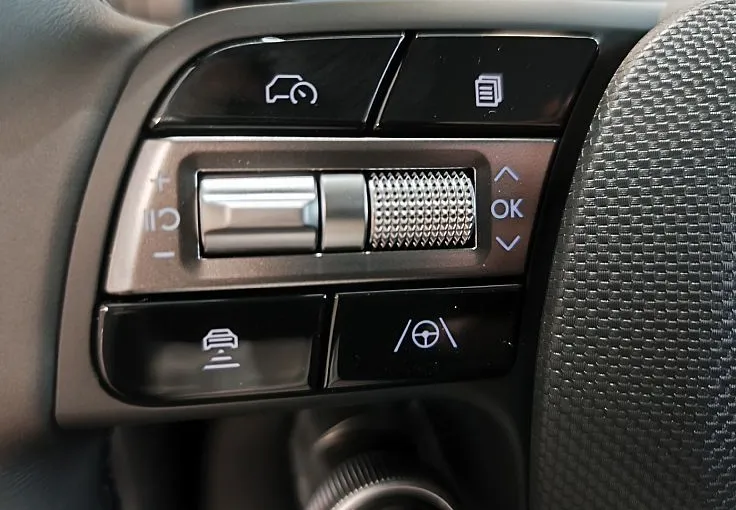 Zunanja slika - Hyundai Inster - 42 KWH TREND-GRETJE SEDEŽEV-APPLE-DAB-KAMERA-VIDEO - 11