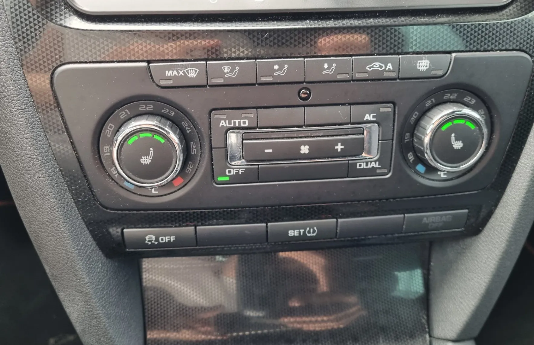 Zunanja slika - Škoda Octavia - Combi 2.0 TDI VRS - SLOVENSKI + 1. LASTNIK - 16