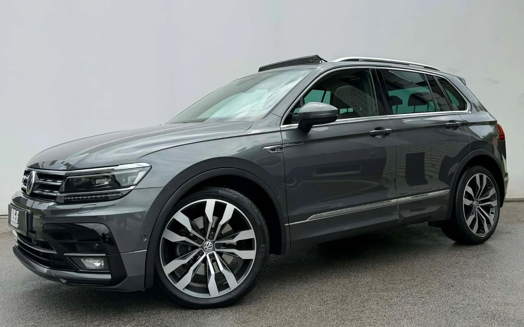 Zunanja slika - VW Tiguan - 2.0 TDI-4X4-DSG-R LINE-VIRTUAL-LIZING ZA TUJCE- - 1