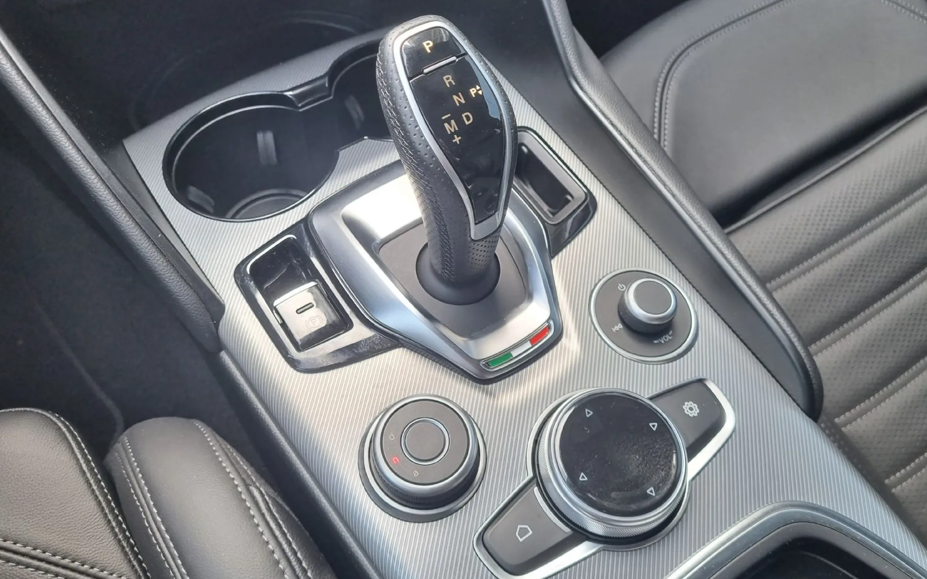 Zunanja slika - Alfa Romeo Giulia - 2.0 Turbo 280 Q4 Veloce - KOT NOVO - SAMO 9.022KM - 13