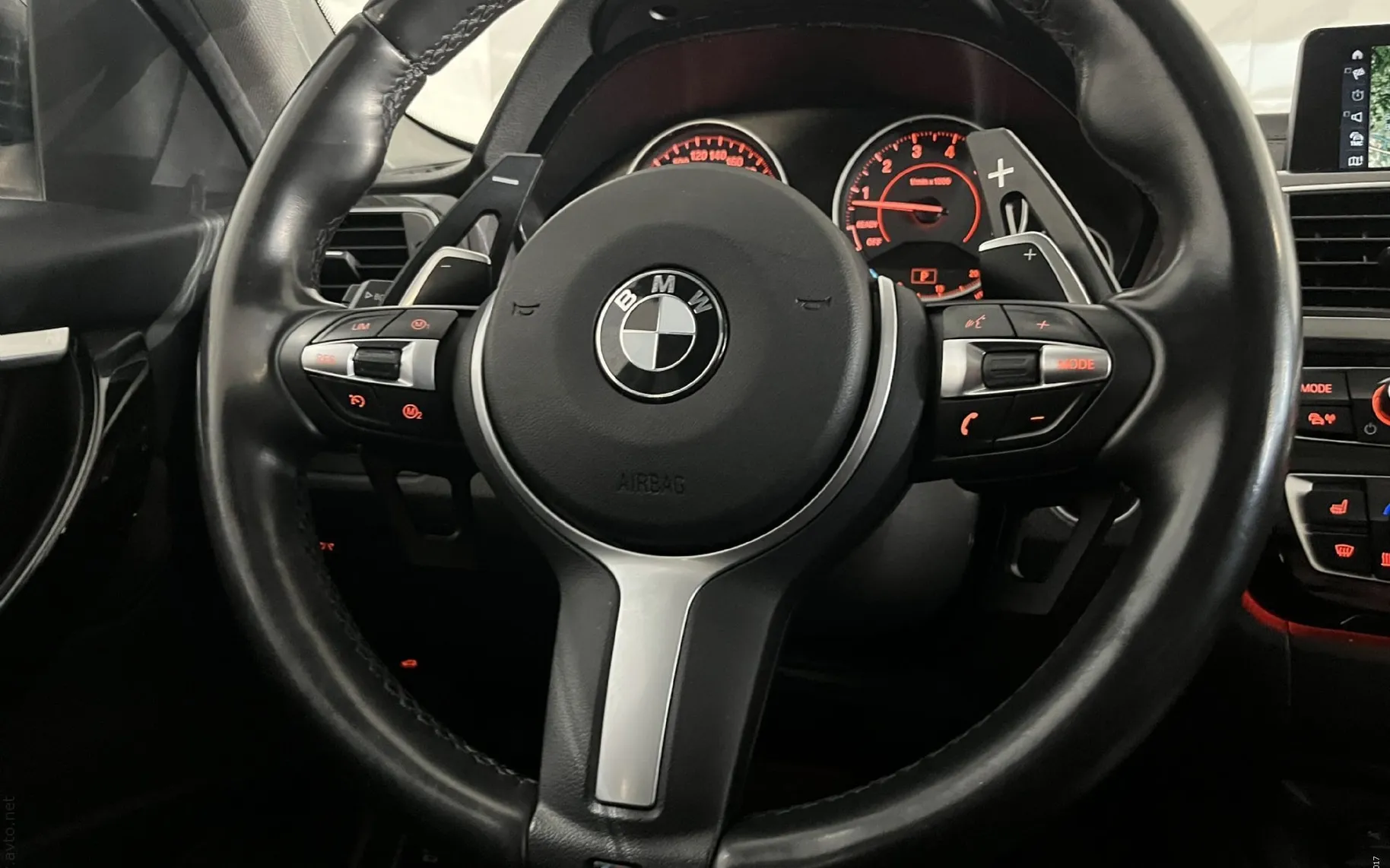 Notranja slika - BMW serija 3 Touring: - 340i|xDrive|Tempomat|Pano|Gretje|PDC|HUD|Kljuka|.. - 9