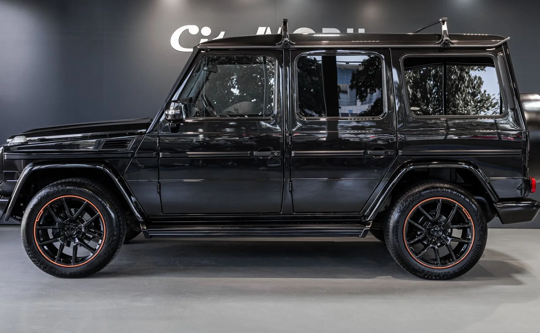 Zunanja slika - Mercedes-Benz G-Razred - G350D-PANO-USNJE-NAVI-HLAJ.SED-TEMPOMAT-20C - 4