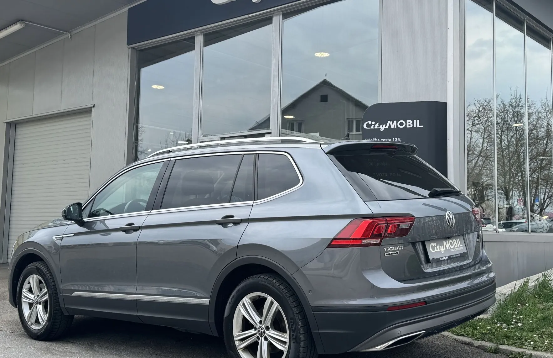 Zunanja slika - VW Tiguan Allspace - 7 SEDEŽEV-AVTOMATIK-EDITION-RADAR-NVI-KAMERA-GRET - 5