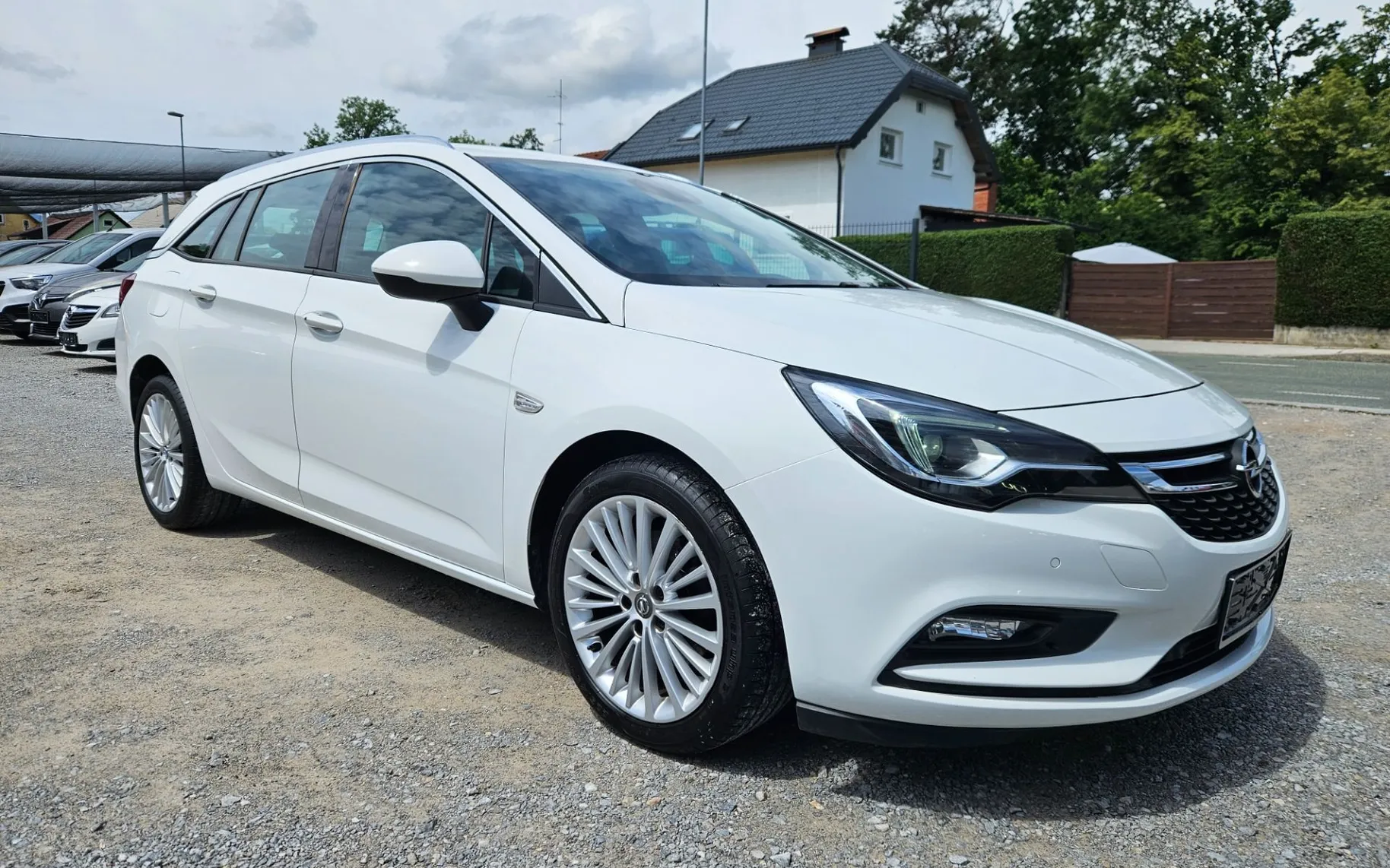 Zunanja slika - Opel Astra - Tourer 1.6 CDTI  Innovation 1.LASTNIK SLO NAVI L.. - 2
