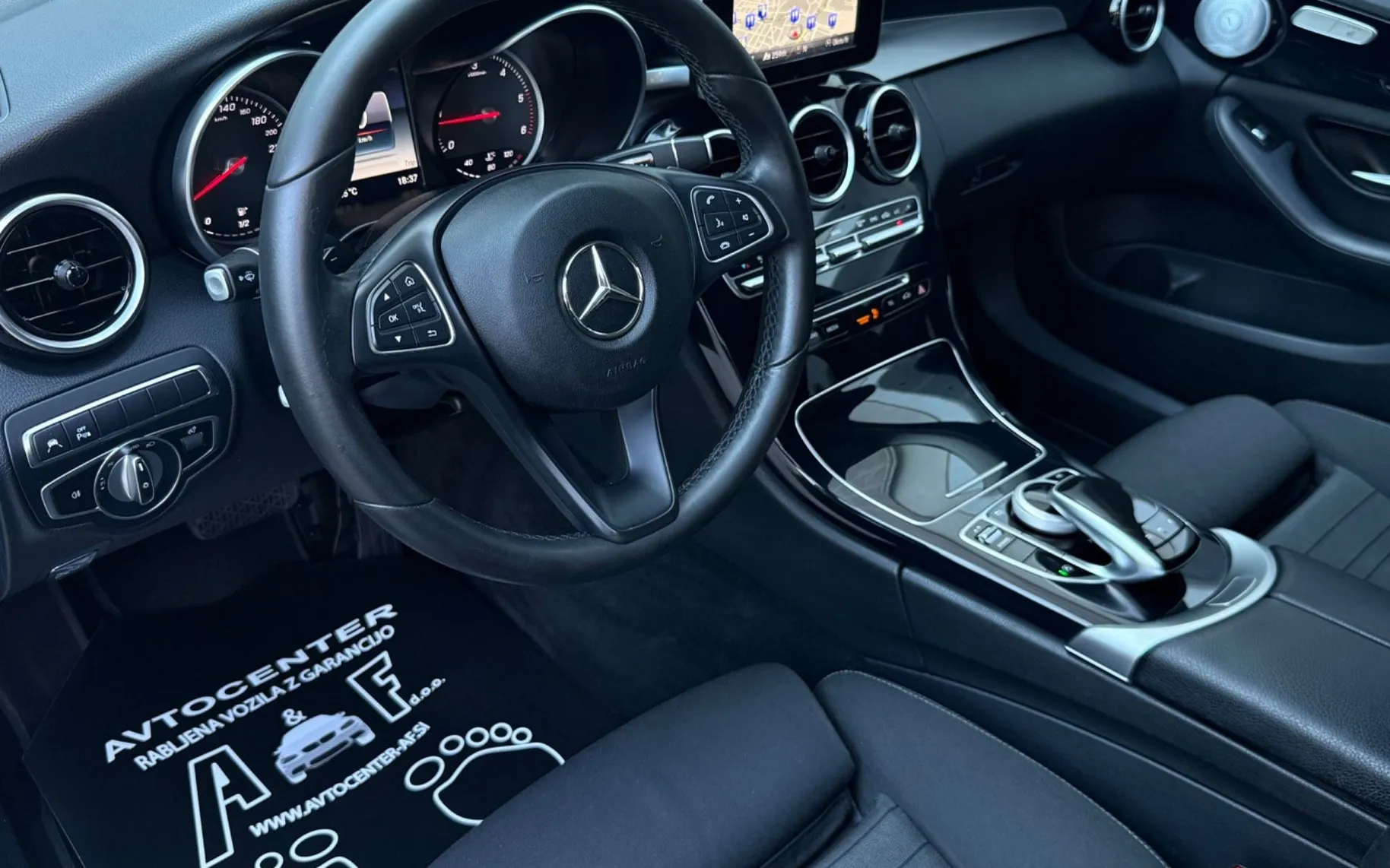 Notranja slika - Mercedes-Benz C-Razred - 220CDI-AUT-SPORT-FUL LED-LIZING ZA TUJCE-ACC-NAV - 9
