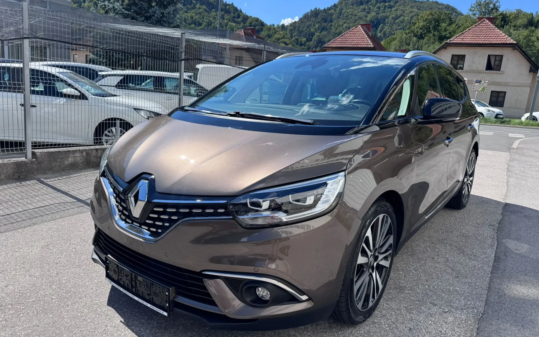 Zunanja slika - Renault Grand Scenic - Scénic 1.6 dCi 160 Energy INITIALE PARIS - EDC - 3