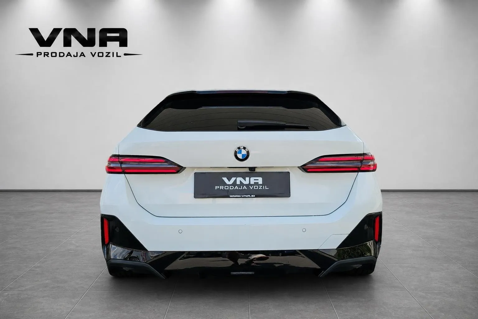 Zunanja slika - BMW serija 5: - 540d xDrive Avt. |M-OPTIC|ICON|HL.SED|360-KAM|A20| - 5