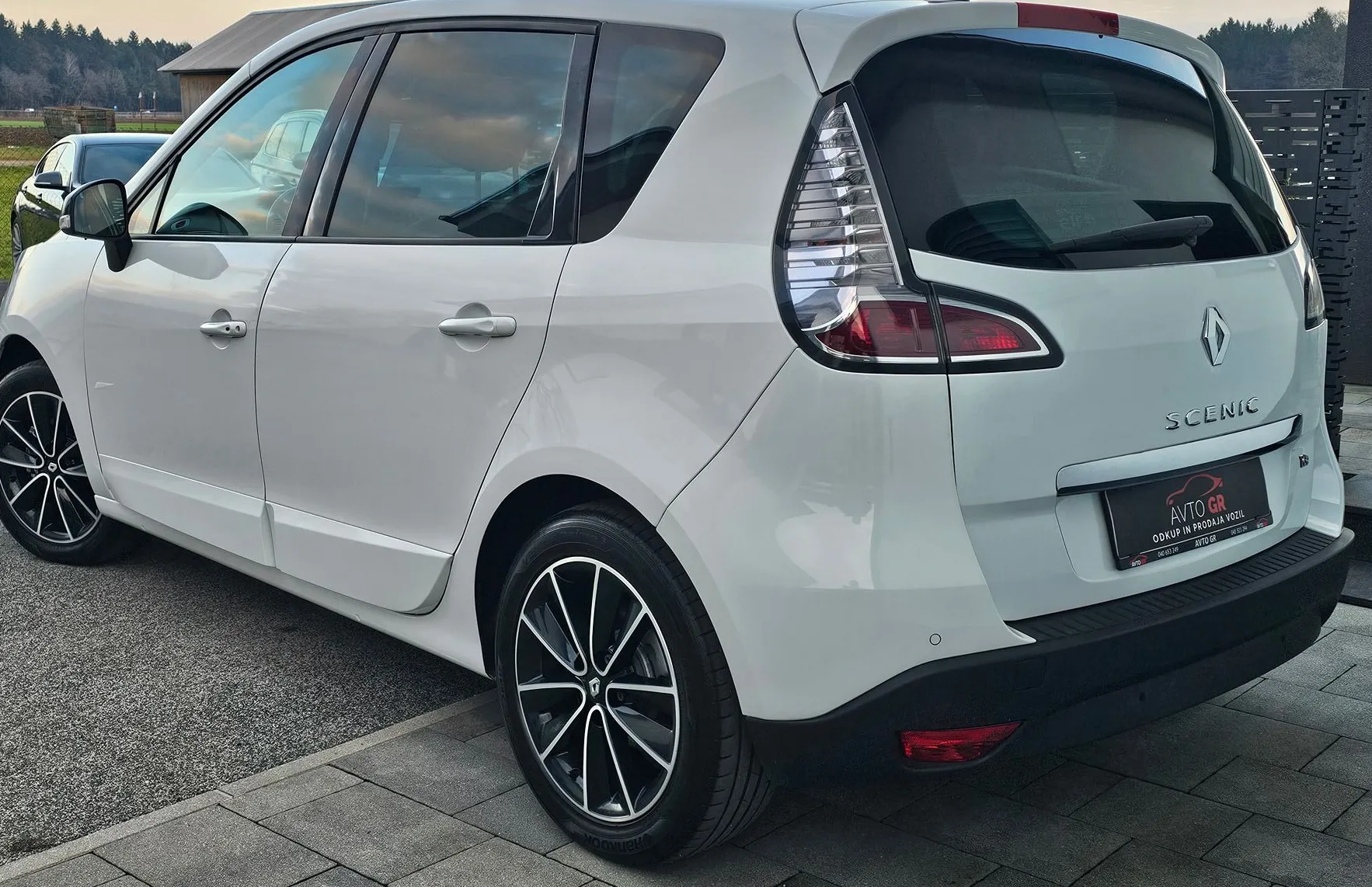Zunanja slika - Renault Scénic - Scenic 1.2 16v-BOSSE-Le 159.000km-Odličen- Tempo.- - 7