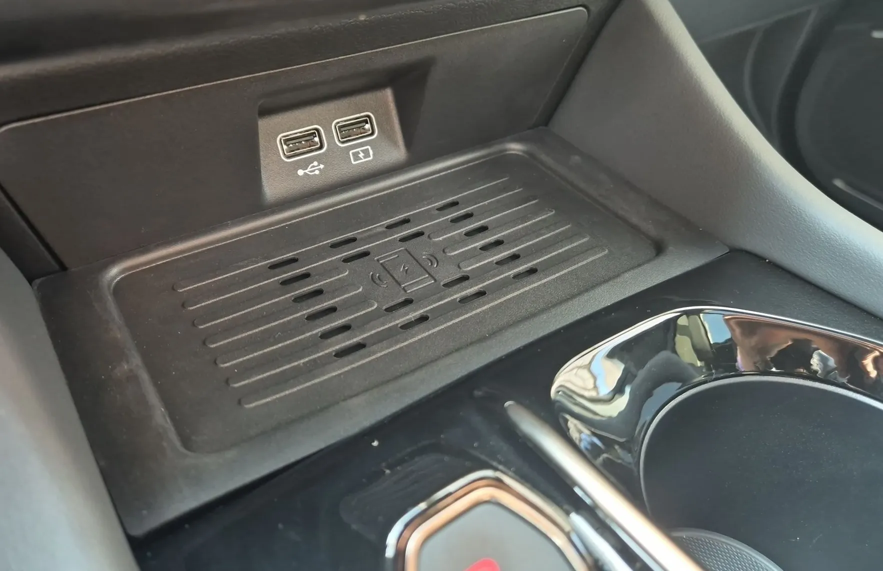 Zunanja slika - Vinfast VF8 - PLUS 87.7kWh 408PS AWD-GRATIS POLNILNICA 22KW - 18