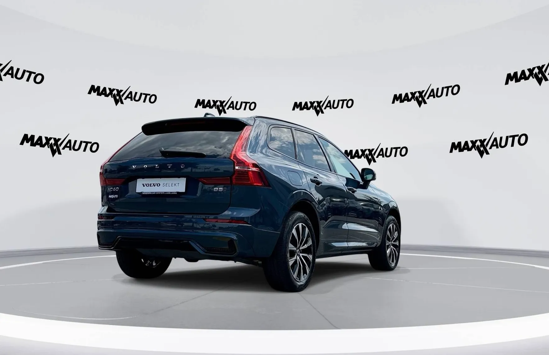 Zunanja slika - Volvo XC60 - B5 P AWD Plus Dark Avt. - 5