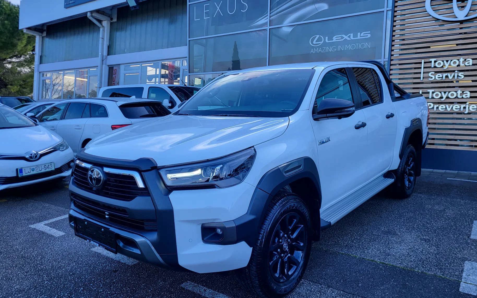 Zunanja slika - Toyota Hilux - 2.8 D-4D Invincible Automatic - 1