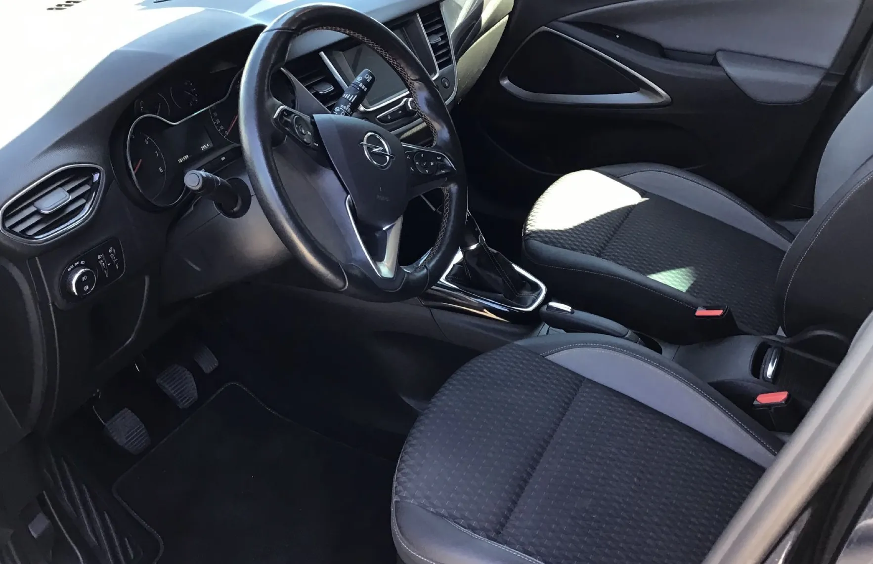 Zunanja slika - Opel Crossland X - 1.2 60KW - 8