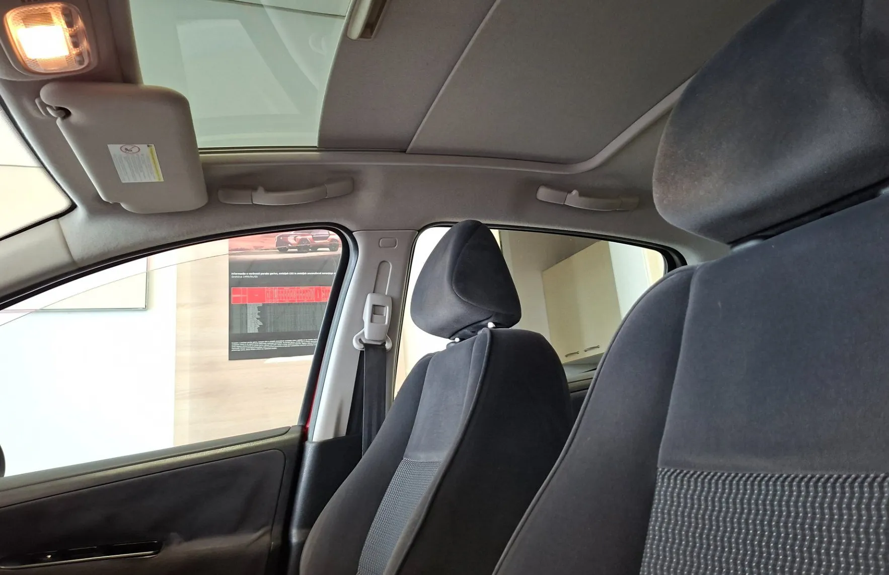 Zunanja slika - Peugeot 207 - Premium 1.4 16V-ODLIČEN-HITRI KREDIT- - 13
