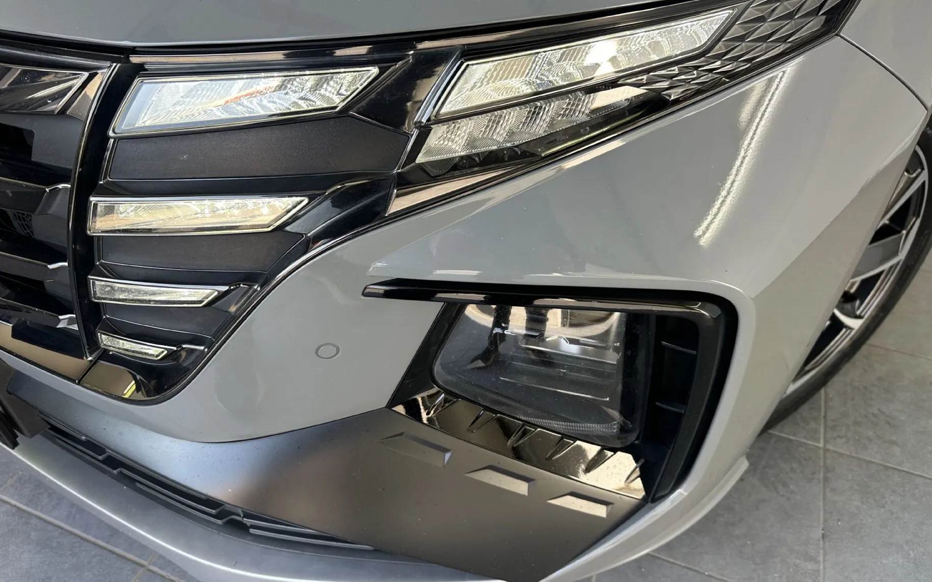 Zunanja slika - Hyundai Tucson - 4WD 1.6 T-GDI  Premium Avt.NEMŠKI+4ALU.KAMERA - 3