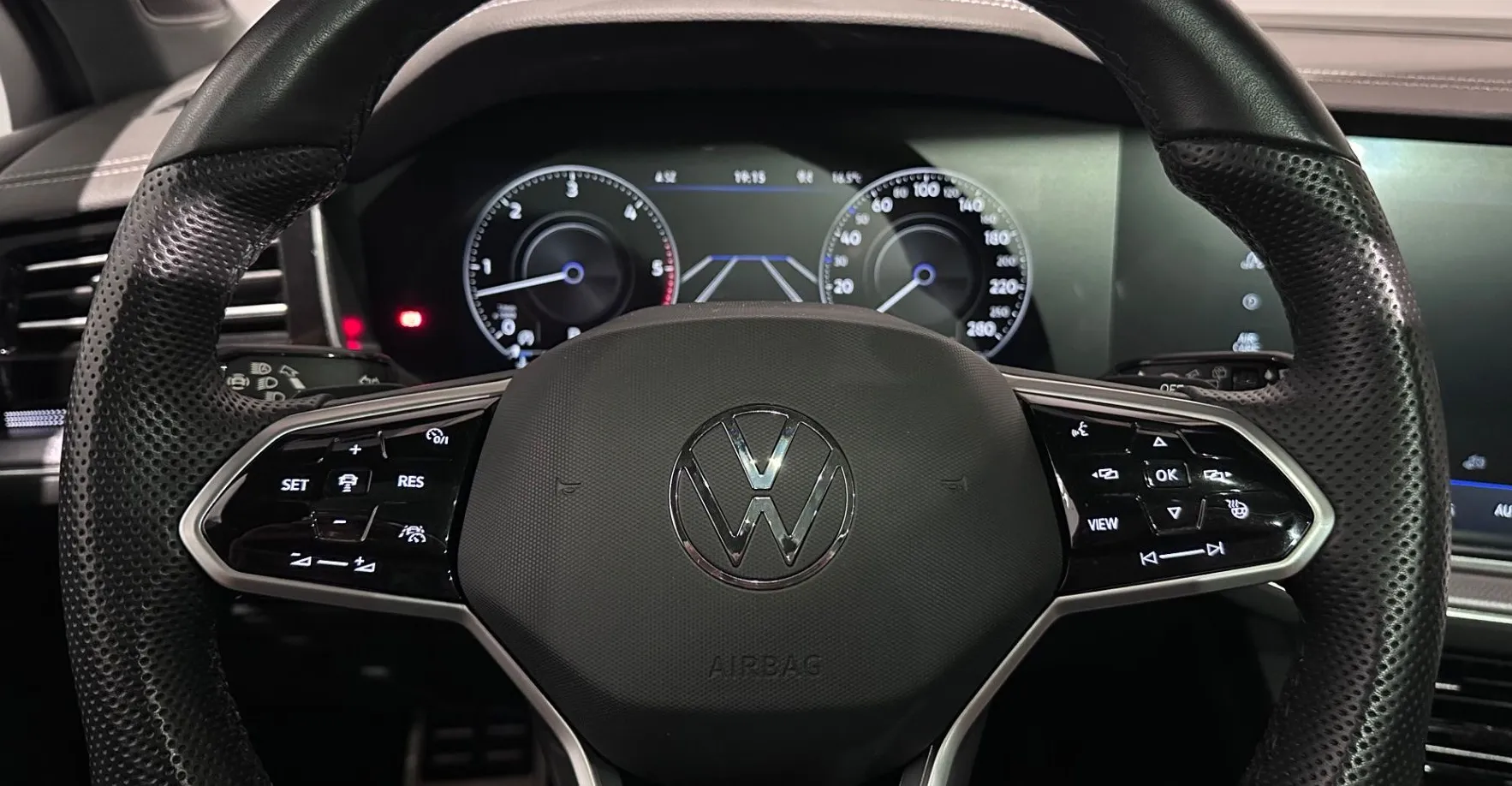 Zunanja slika - Volkswagen Touareg - 4motion V6 TDI BMT R-Line Tiptronic-VK-ZRAČNO-PANO - 13