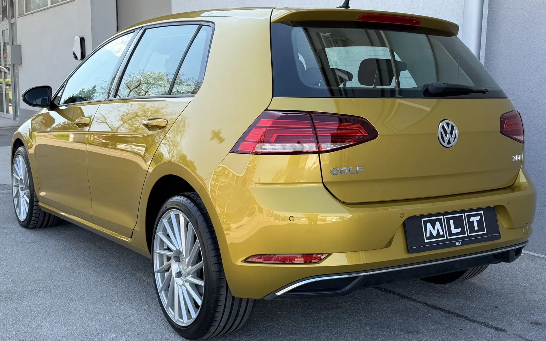 Zunanja slika - Volkswagen Golf - 1,6 TDI BMT - 3