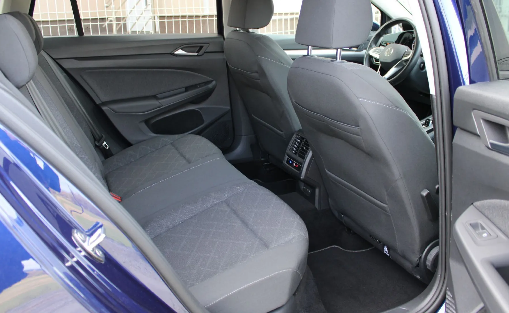 Zunanja slika - Volkswagen Golf - Variant 2.0 TDI avt. BUSINESS 85  115  ALU-PDC-LED-KAMERA - 13
